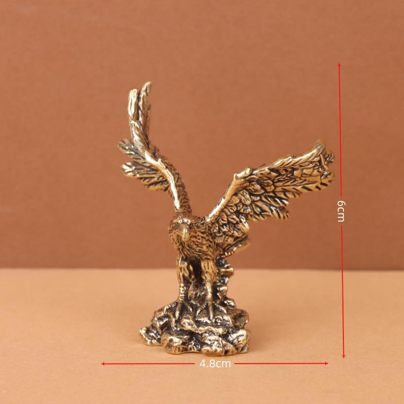 Vintage Brass Animal Eagle Figurine Antique Copper Statue Handmade Decorative Ornament for Living Room Entryway Decor