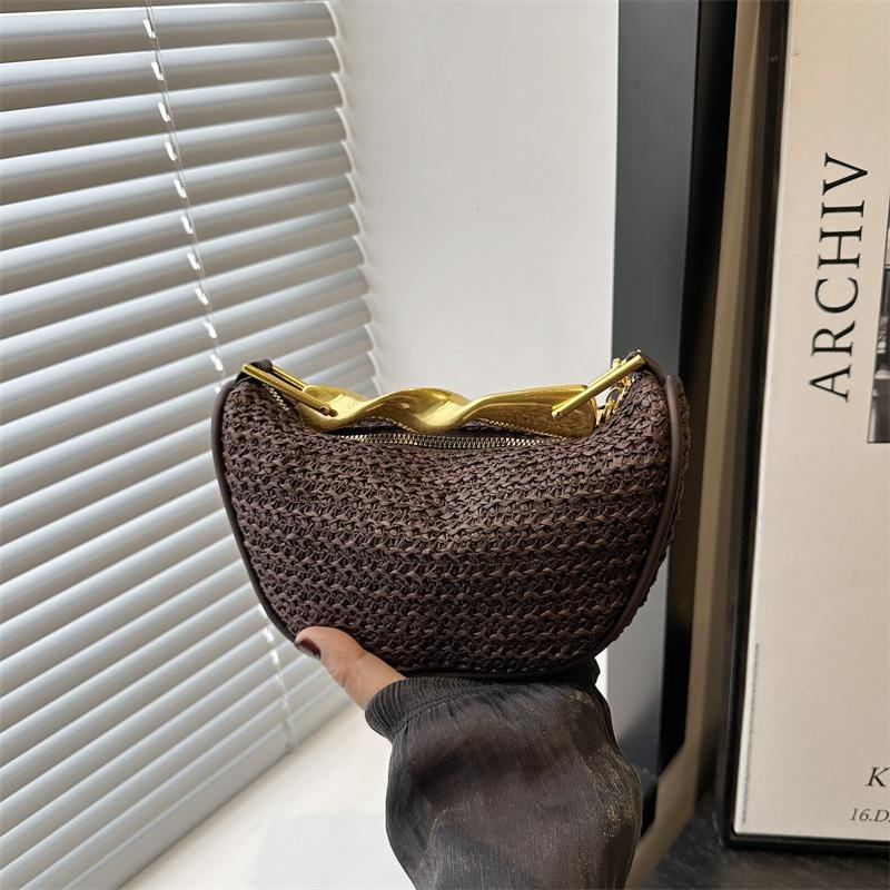 Popular Niche Design Casual Vacation Wind Hand Carry Straw Bag Women's Versatile Contrasting Color Design Messenger Bag