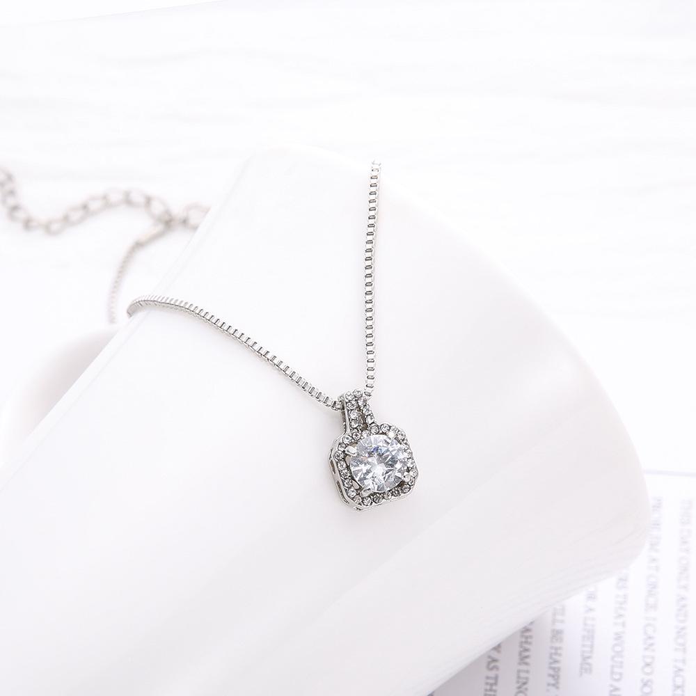 Korea Harajuku Classic Simple Box Chain Jewelry Diamond Square Diamond Short Crystal Zircon Clavicle Chain Necklace