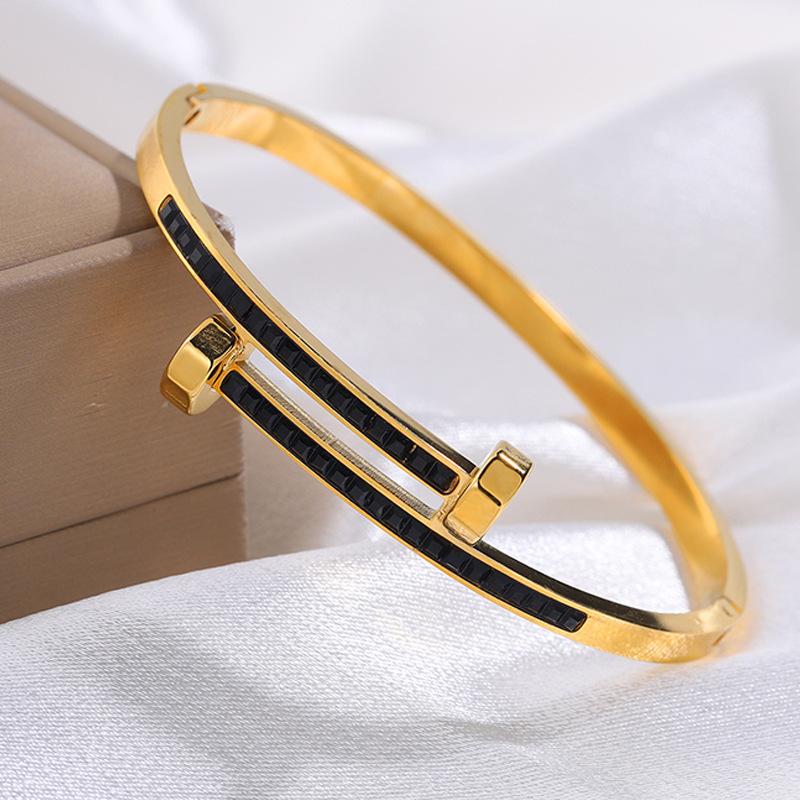 Titanium Steel Bracelet - Double-headed Diamond-studded Studs for Women - A Niche, High-end Bracelet with A Sophisticated Style