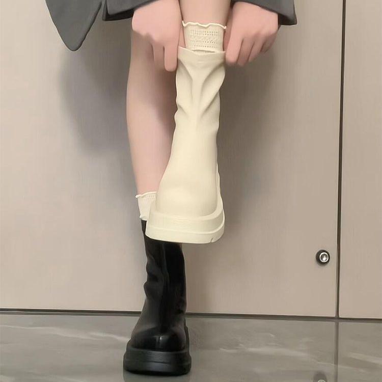 Internet celebrity foreign style fashion niche design sense boots round head sweet little man tall Martin boots