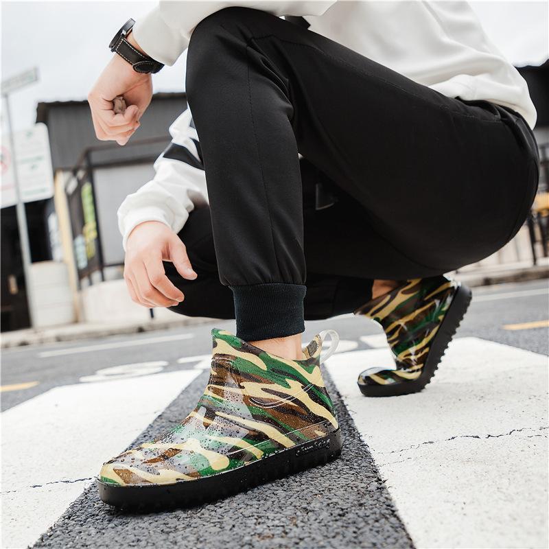 Rain Boots Men Ankle Platform Boots Fashion Non-Slip Waterproof Rubber Booties Male Slip-on Rain Shoes Car Wash Kitchen Galoshes
