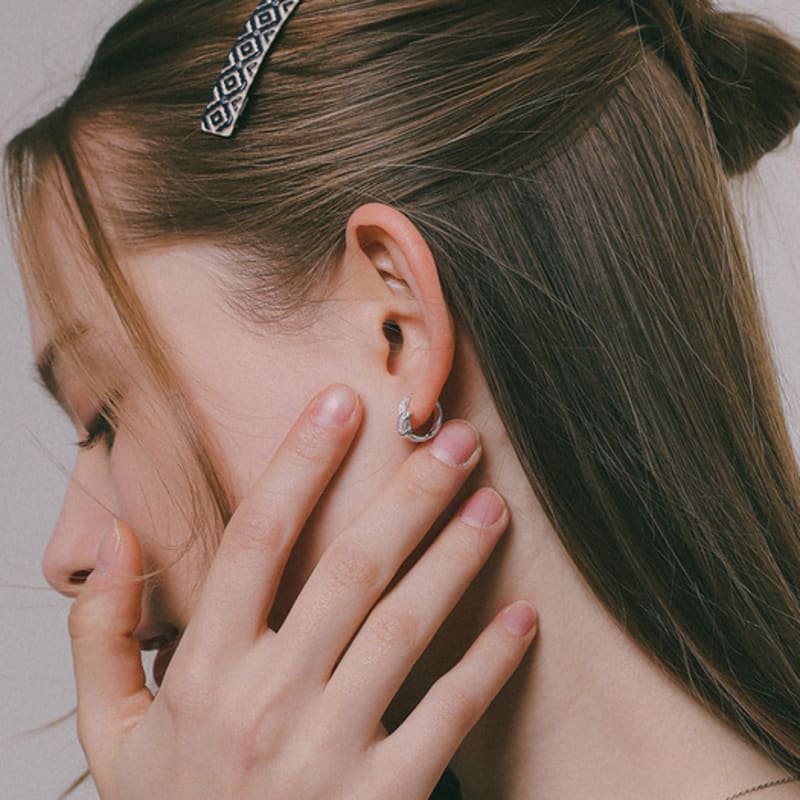 

J.Lauren Punching Rhombus Cubic Hair Pin H01391 Navy