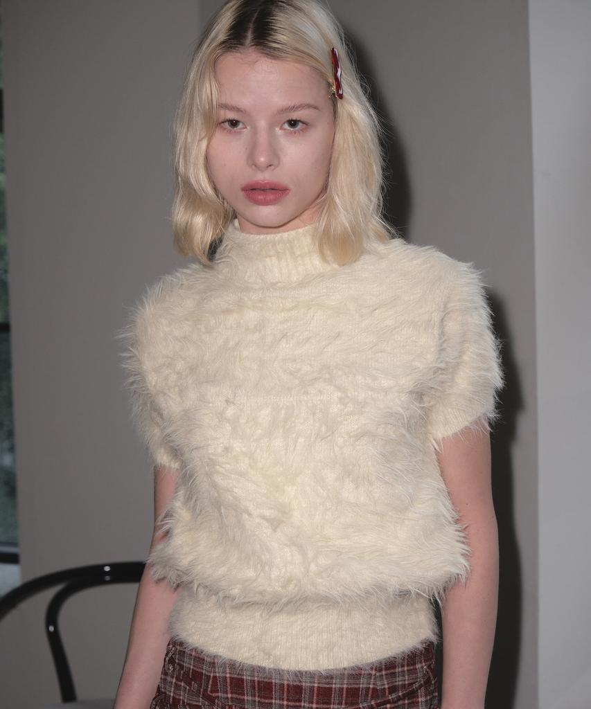 MARGARIN FINGERS Hairy High Neck Knit (Light Yellow)