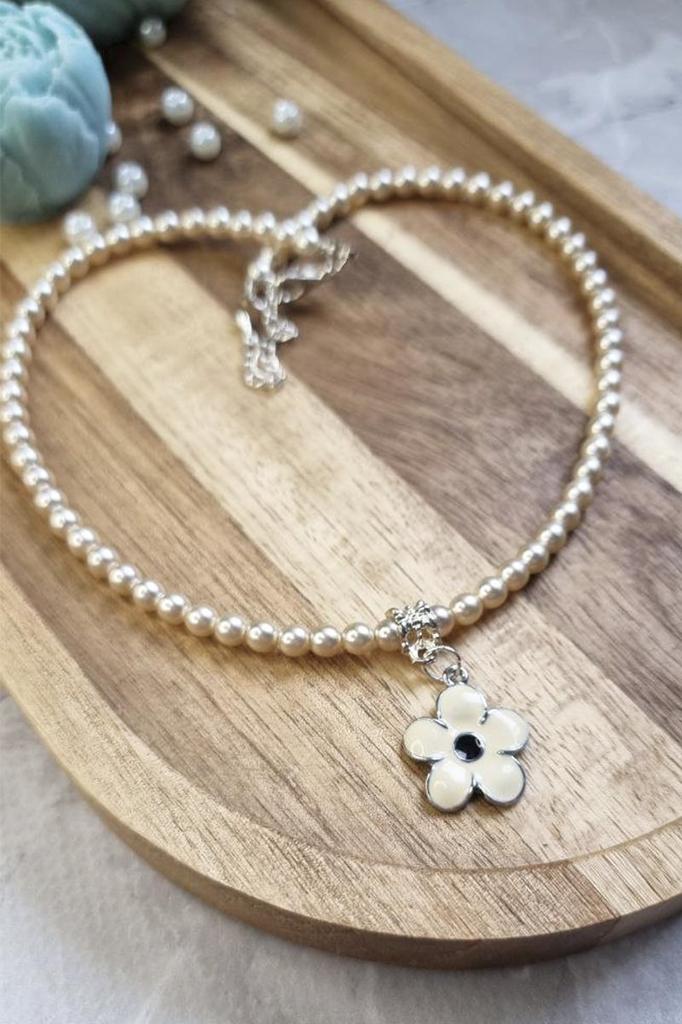 Pearl Choker Necklace with Flower Pendant – Handmade Jewelry