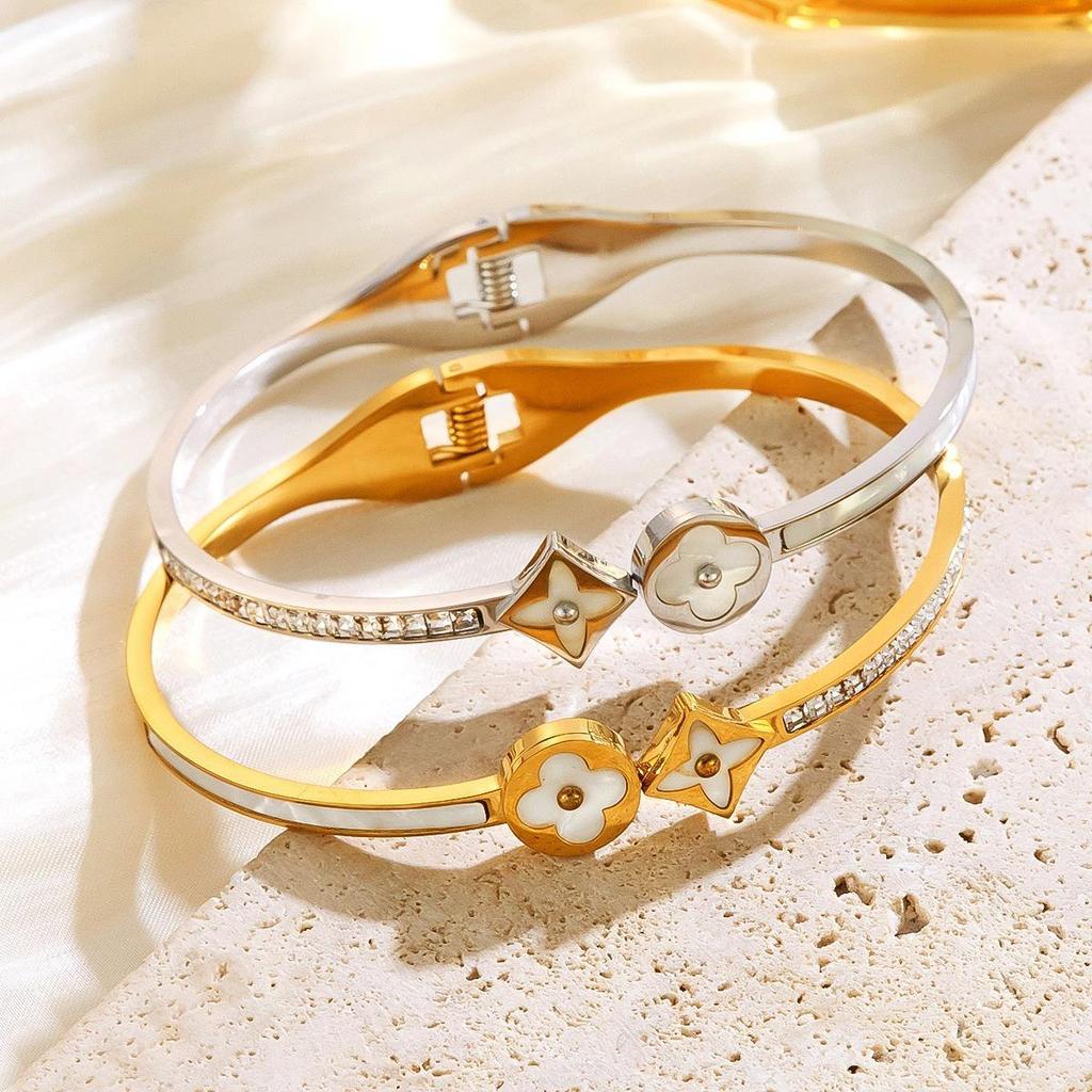 Stylish Rhinestone Four-Leaf Clover Titanium Steel Bangle for Women - High-Grade Open Bracelet Jewelry