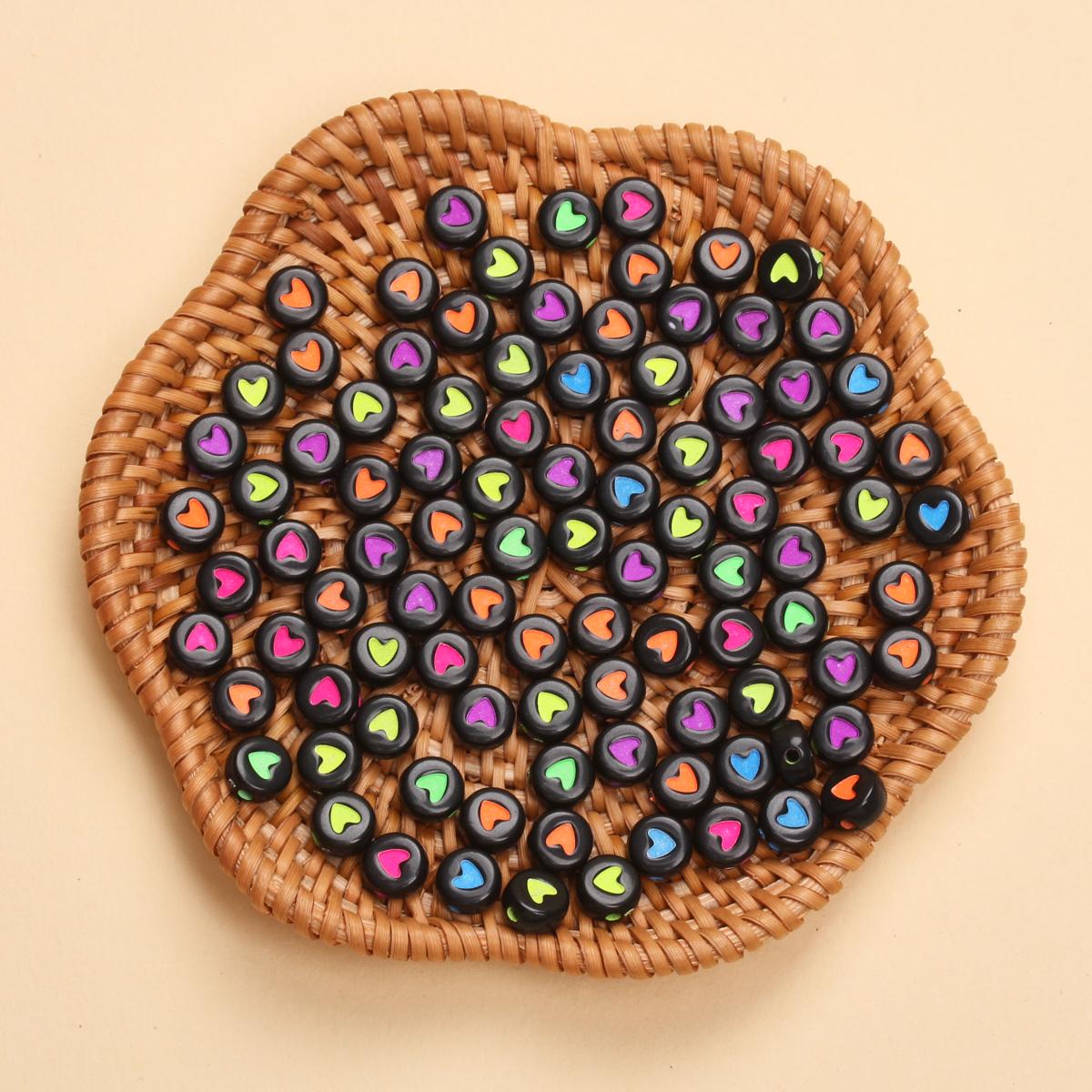 

100 шт. 6,5 мм черного акрилового цвета в форме сердца, плоские круглые бусины в форме сердца для изготовления ювелирных изделий, браслета, ожерелья, брелока