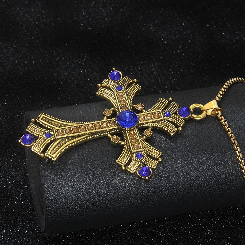 Collana con Ciondolo a Croce Borchiato di Diamanti Stile Gotico Y2K in Acciaio Inossidabile, Catena Lunga e Grande Colorata Personalizzata Vintage per Maglione da Uomo