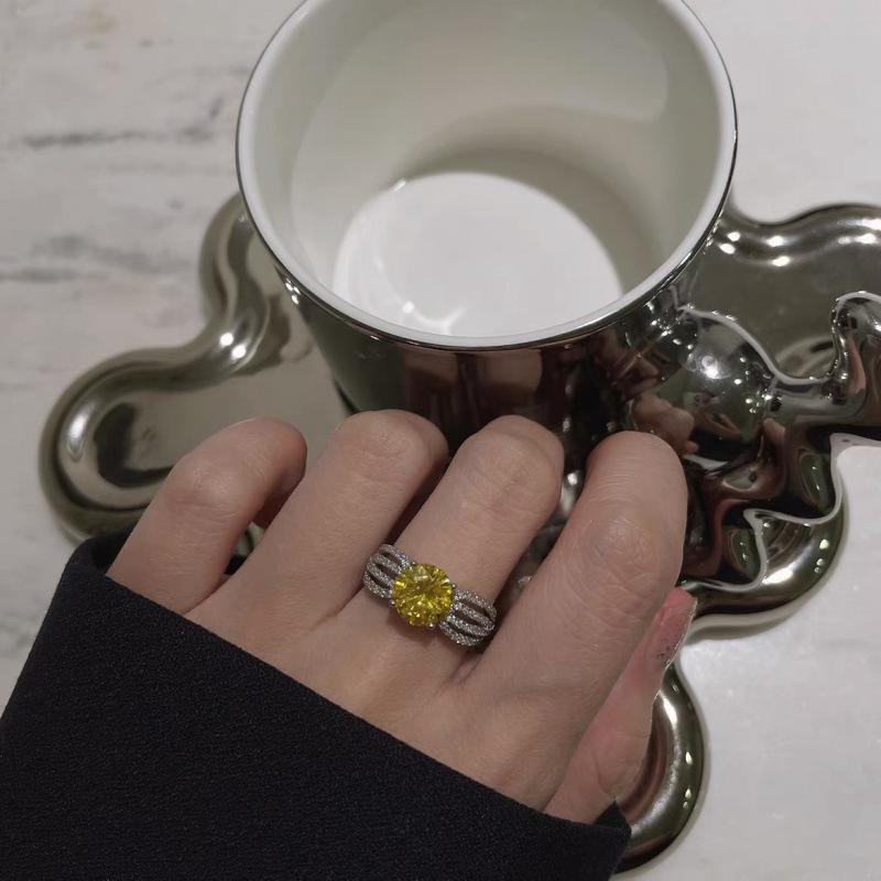 Versatile Yellow Diamond Ring: Openable Design, Luxurious & Stylish Gift for Women