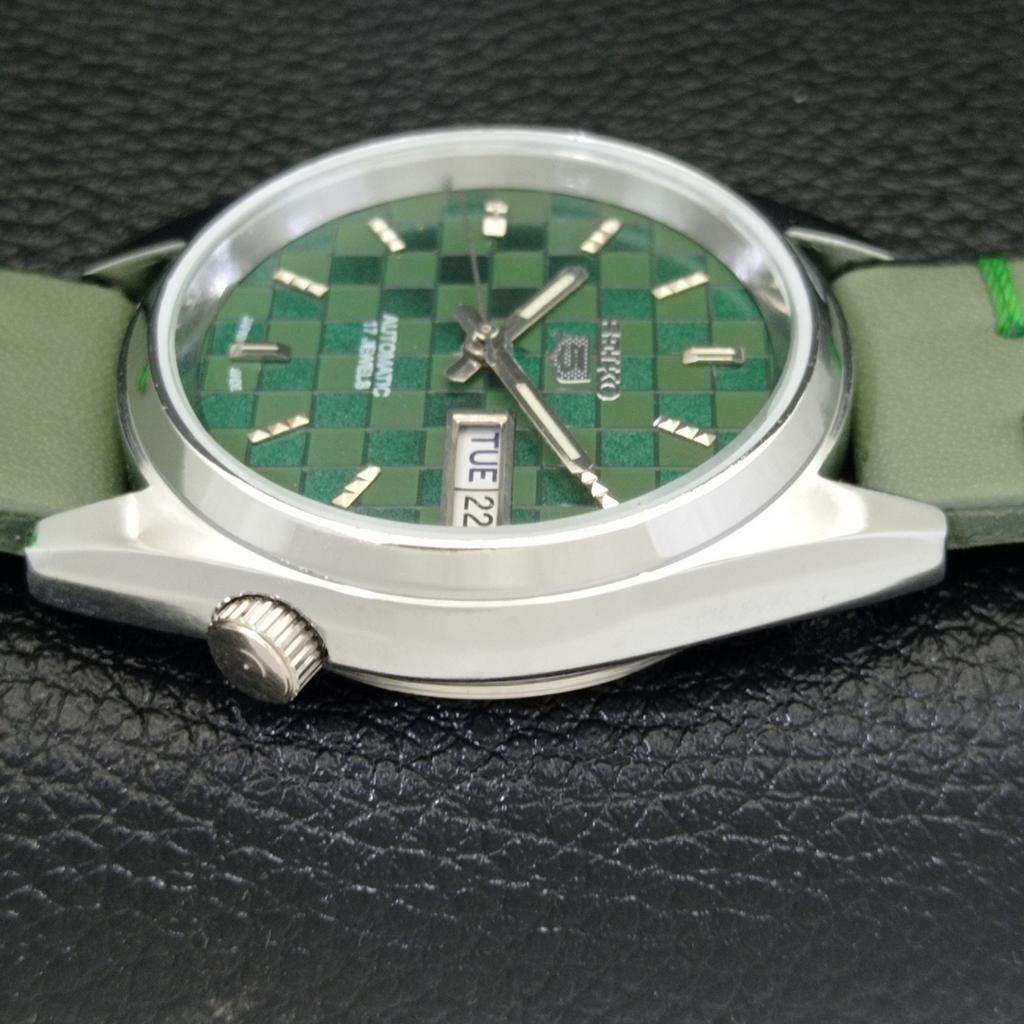 MENS VINTAGE SEIKO 5 AUTOMATIC REFURBISHED JAPAN GREEN DIAL WATCH a440460-4 Sk-a440460