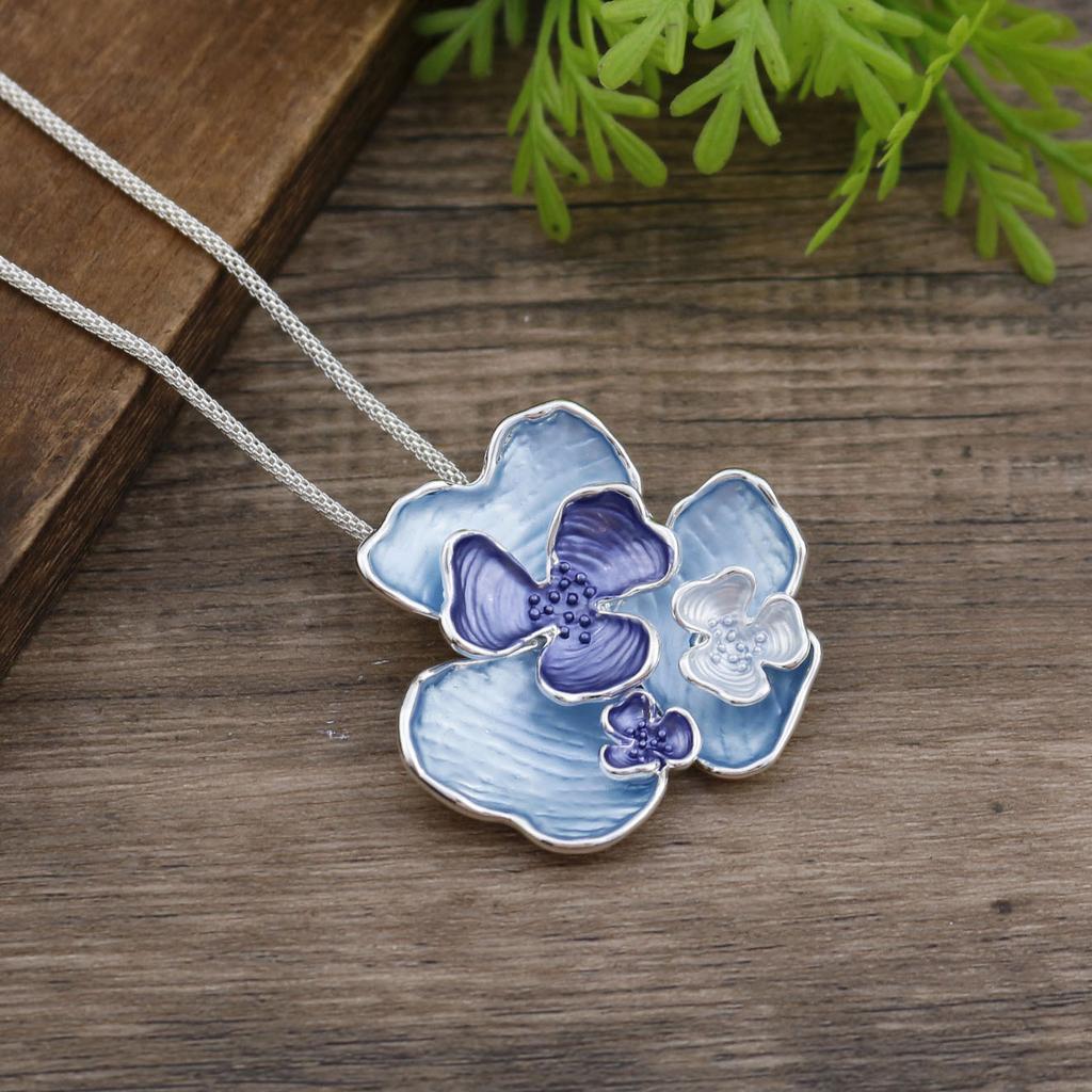 New Enamel Irregular Lotus Leaf Pendant, Women's Simple and Versatile Geometric Petal Necklace