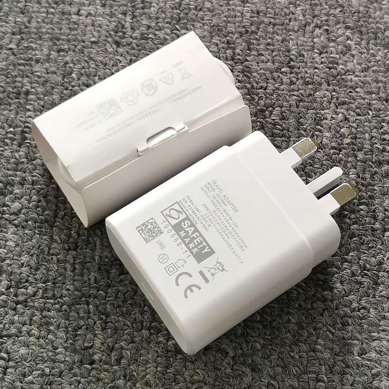 

Зарядное устройство с вилкой UK мощностью 45 Вт, сверхбыстрый зарядный адаптер TypeC для Galaxy S24 S23 S22 S21 S20 Note 20 Ultra 10 Plus Z Flip Fold 6 5 4 3 2 UK Charger and Cable