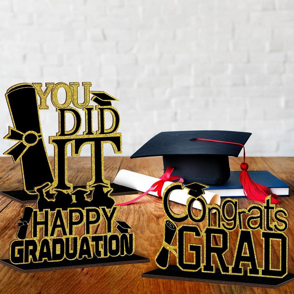 2026 Graduation Desktop Decor: Set of 4 Wooden Ornaments for Party Scenes