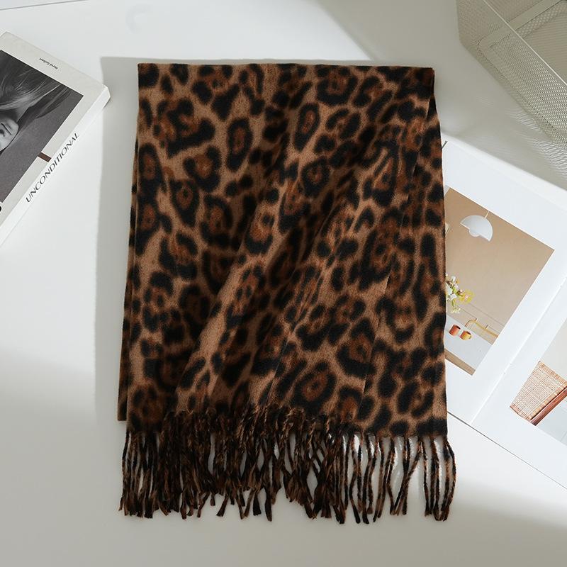 New retro leopard print imitation cashmere fringed scarf women's autumn and winter thickened warm American Spice Girl scarf shawl