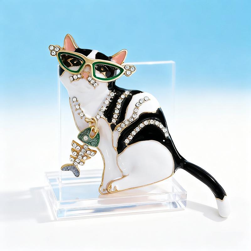 Cool Wear Fish Bone Cat Brooches Enamel Lovely Pet Animal Brooch Pins For Women's Clothes Backpack Jewelry Gifts