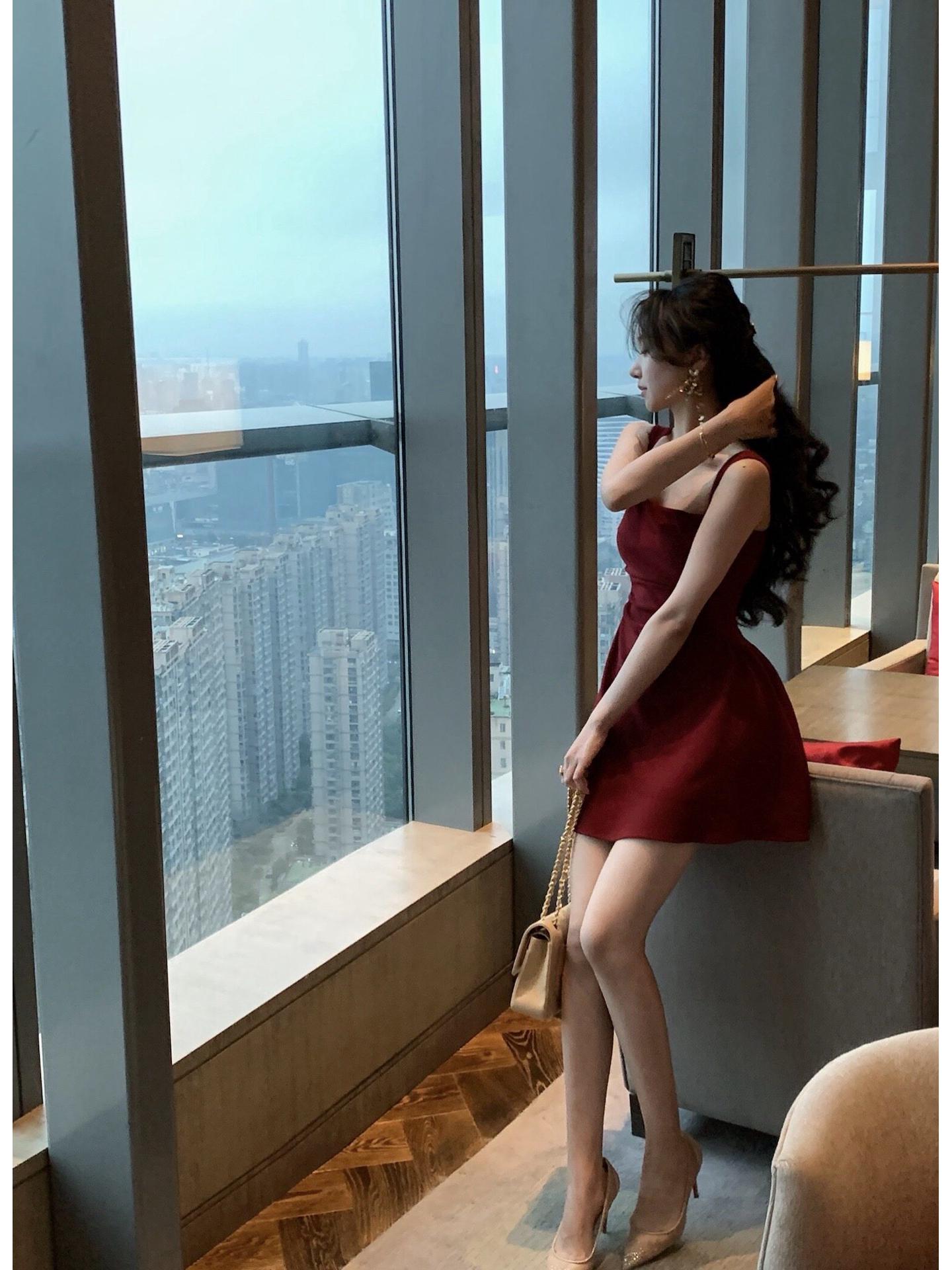 White Square Neck Camisole Dress 2025: Elegant Waist-Cinching French Occasion Dress M