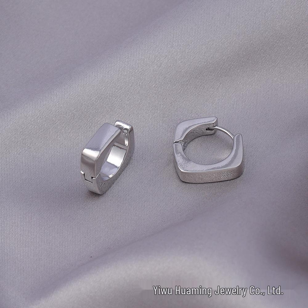 

Retro Geometric Ear Cuff Earrings: Versatile Korean & European Style with Cold Tone Copper Studs