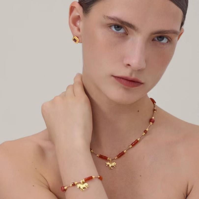 Red Agate Horse Pendant Necklace: Chic & Versatile Year of the Rat Design with Beaded Clavicle Chain