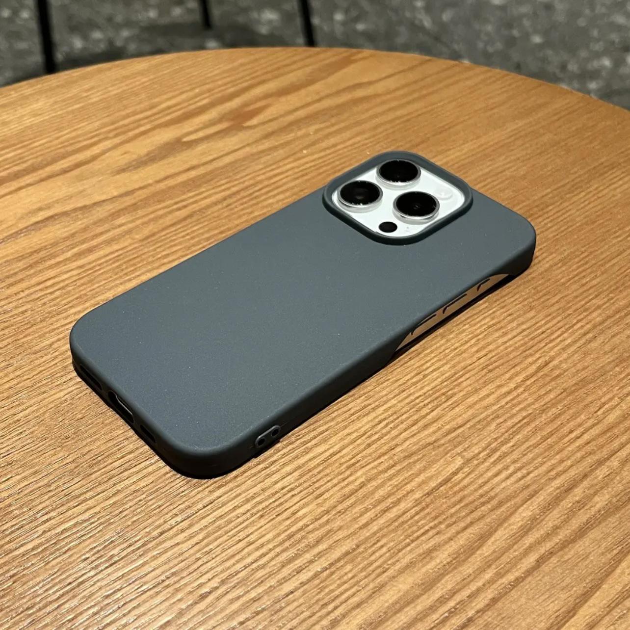 

Безрамочный чехол для телефона Dopamine для Apple 16PROMAX: Трендовый однотонный цвет и креативный дизайн iPhone 17 Pro темно-серого