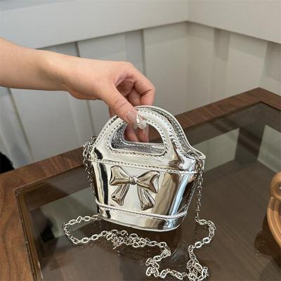 Bolso Cruzado Mini Cesta de Cuero Charol Brillante 2024 con Cadena Láser para Niños y Mujeres