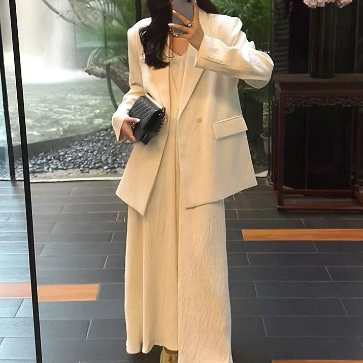 Temperamentvolles zweiteiliges Trägerkleid & Jacken-Set - Figurschmeichelndes Freizeit-Anzug für Damen für Frühling und Herbst