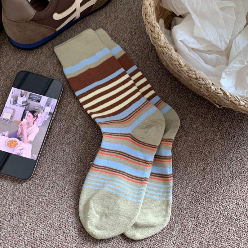 Women Autumn New Retro Color Stripes In The Tube Stack Socks