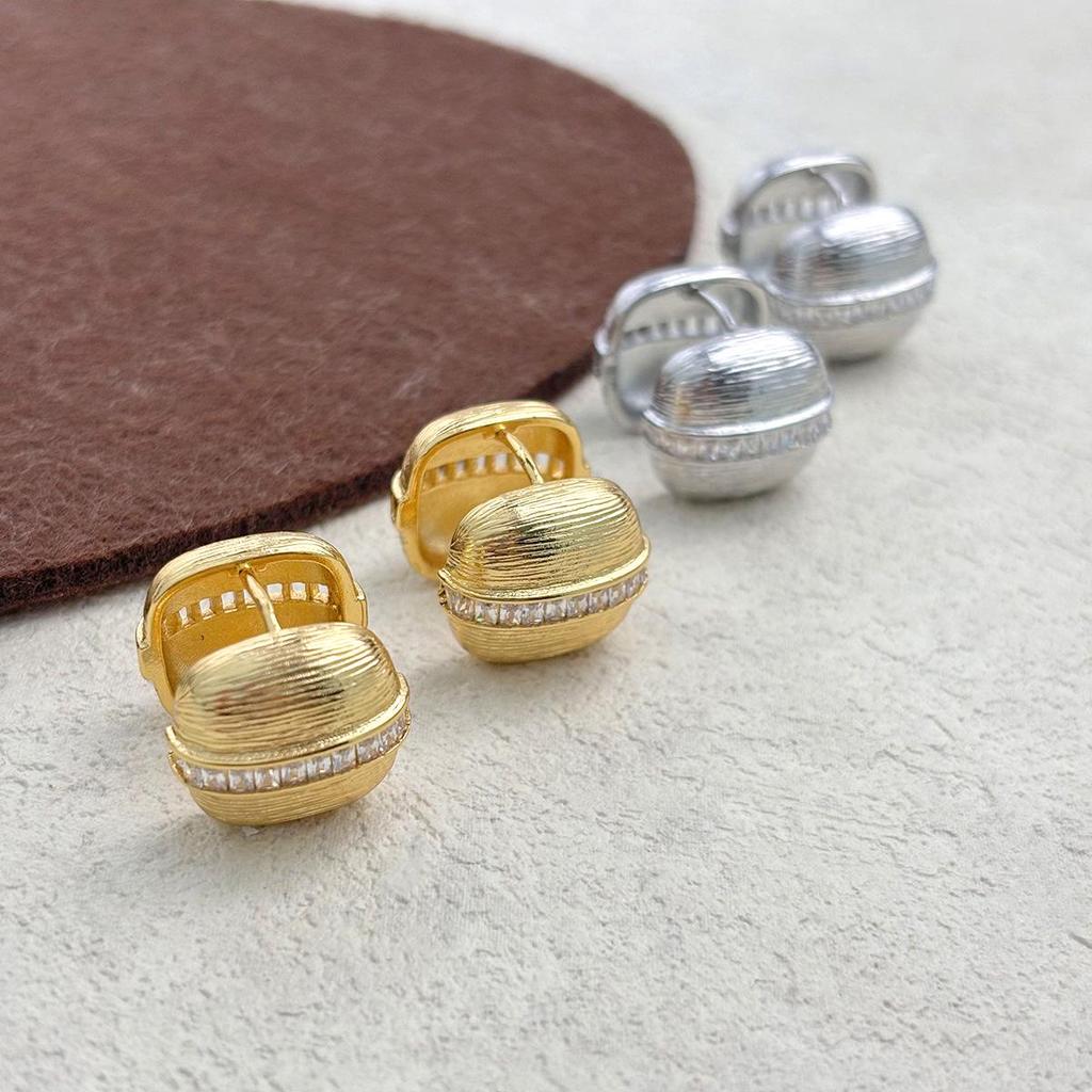 Elegant Zircon-Studded Geometric Ear Cuffs – Sophisticated New Year Style