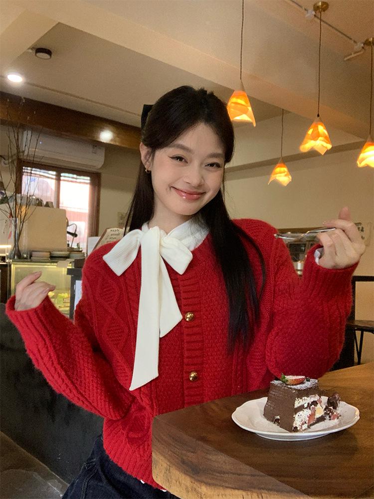 Women's Chic Red Knit Cardigan - Early Autumn Fashion