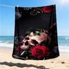 1pc Skull Roses Print Outdoor Flannel Blanket Soft All Season Polyester Throw , Perfect for Picnics & Travel , Picnic Accessory