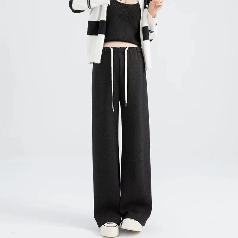 Maternity Velvet Wide-Leg Pants for Autumn/Winter - Large Size, Warm, Stylish, and Discreet for Expecting Mothers