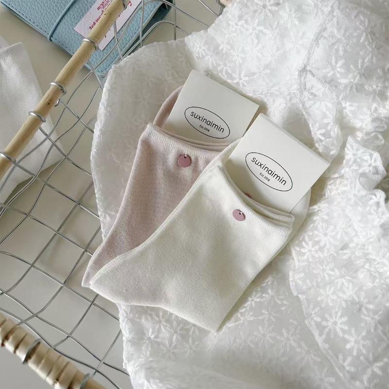 Ladies Spring and Summer Cream Wind Gentle Shell Buttons Lovely Everything Boneless Tube Socks