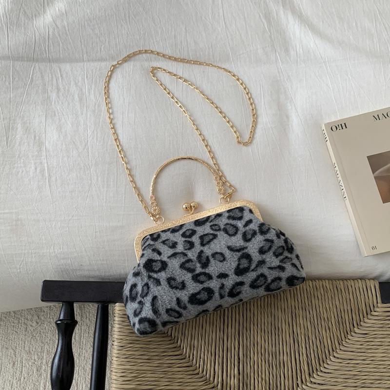 

This year, the popular mouth gold bag 2025 autumn and winter new chain bag niche leopard print handbag women s shoulder messenger bag