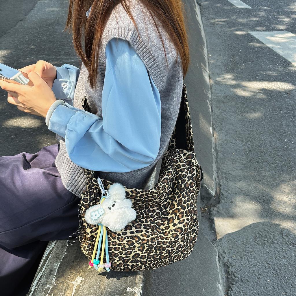 Autumn and winter American retro style leopard print brown underarm bag women's large-capacity shopping commuter messenger bag