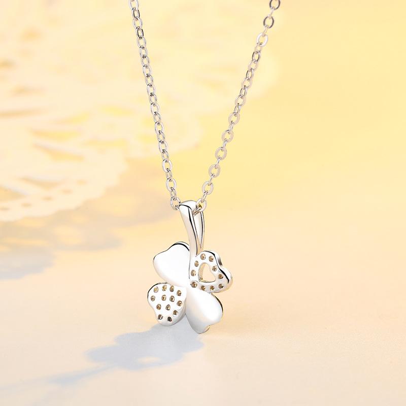 Diamond-Encrusted Four-Leaf Clover Necklace Women'S Fashion Simple Niche Design Pendant Light Luxury Collarbone Chain Quality