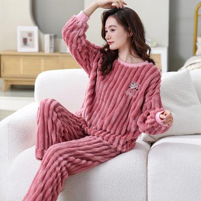 Autumn and Winter Flannel Flannel Warm Pajamas Women's Home Wear Loose and Comfortable Can Be Worn Outside the Suit