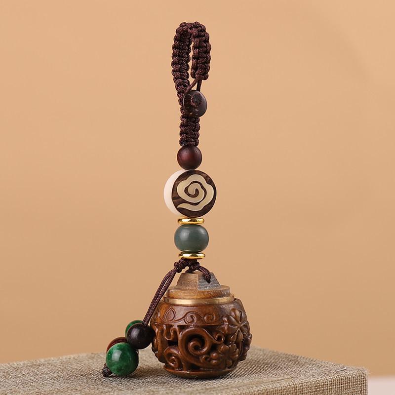 2021 Green Car Keychain G Buckle: Women's Mobile Phone Strap with Sandalwood Hollow Sachet Pendant