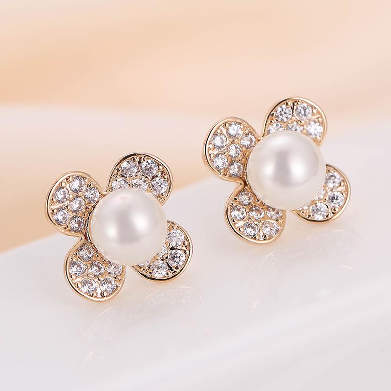 Pearl and Rhinestone Four-Leaf Clover Stud Earrings for Women