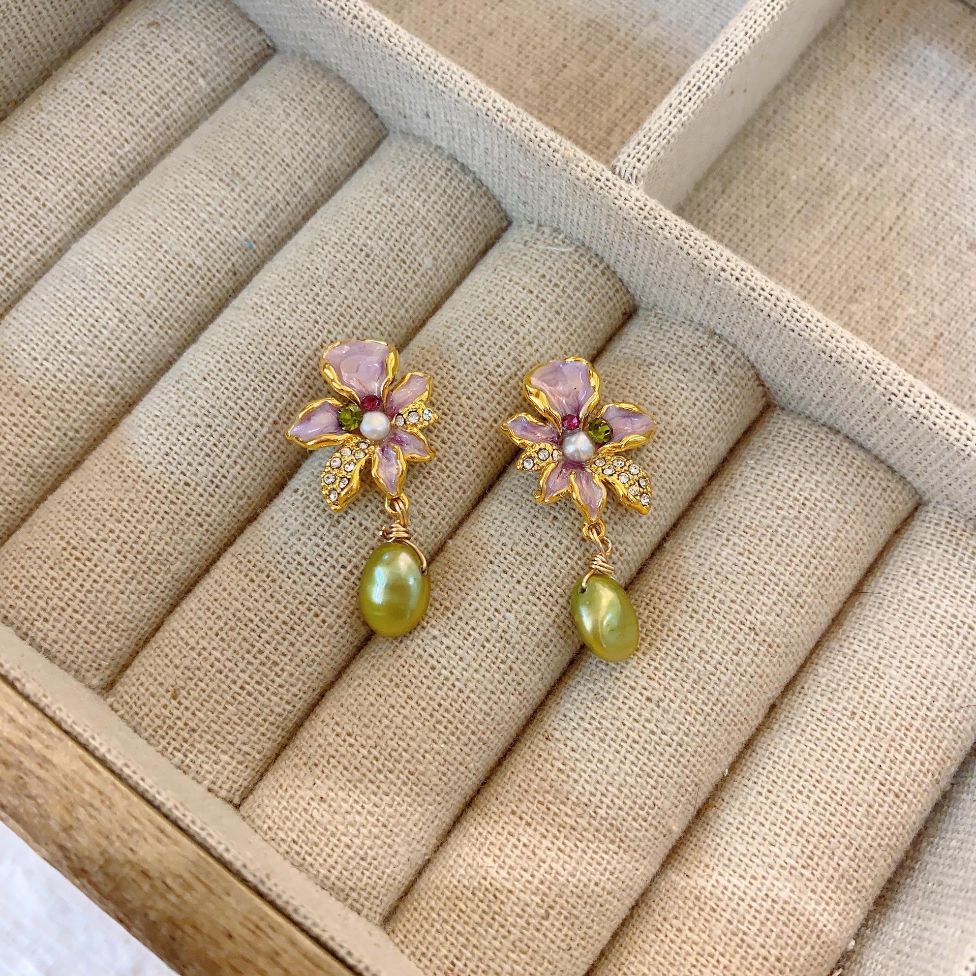 

Винтажные серьги с цветком и жемчугом 2024: Женские пусеты в китайском стиле середины века