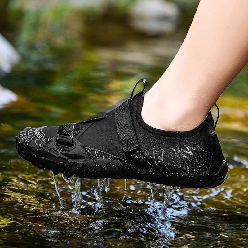 Muži Aqua Boty Ženy Boty do vody Pláž Naboso Rychlosuché Plavání Sandály Drenáž Proti proudu Brodění Tenisky Pro Fitness Jóga Potápění Surfování Kempování Běh