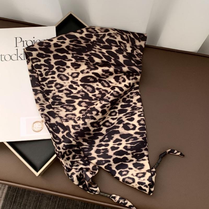 Silk scarf new fashion wheat ear cashew flower silk scarf head scarf beaded small scarf scarf triangular scarf waist tie