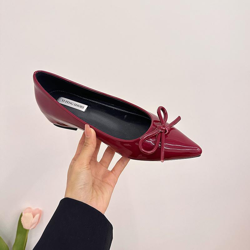 Small Soft Sole Inner Height Increase Single Shoes Women's 2025 New Pointed Bow Night Breeze Gentle Patent Leather Flats