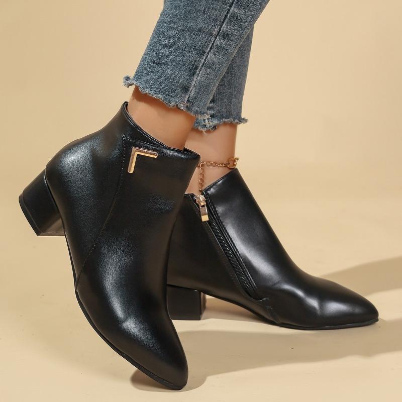 Classic Medium Heel Pu Ankle Boots Women 2025 Winter Metal Decoration Pointed Toe Chelsea Boots Winter Driving Shoes Plus Size