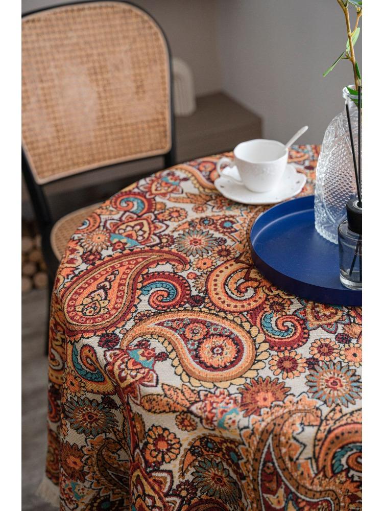 Round Tablecloth with Vintage Floral Embossed Design, Machine-Woven Decorative Table Cover for Home, Picnic, Camping, Wedding, Birthday Party, Dining