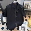 Chemise Homme Matelassée aux Épaules avec Design Bouton Métallique, Chemise d'Été Haut de Gamme Élégante Sans Plis à Manches Courtes