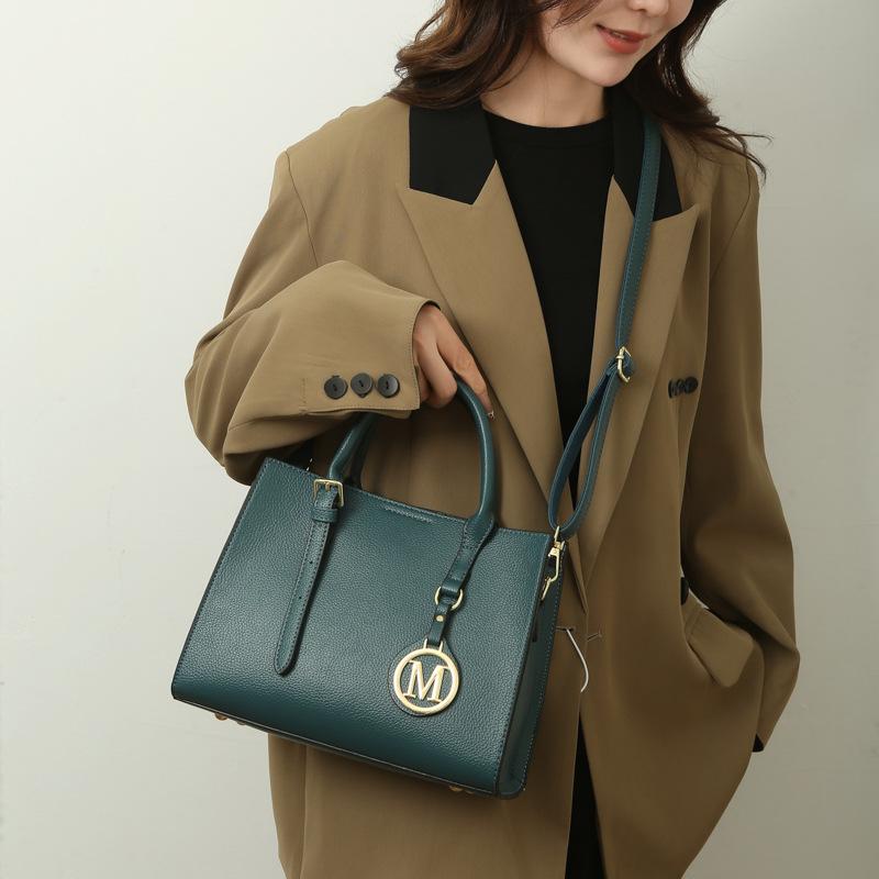 New Messenger Bag Women's Bag High-end Handbag Niche Bag Women's Simple Fashion Trend Messenger Bag