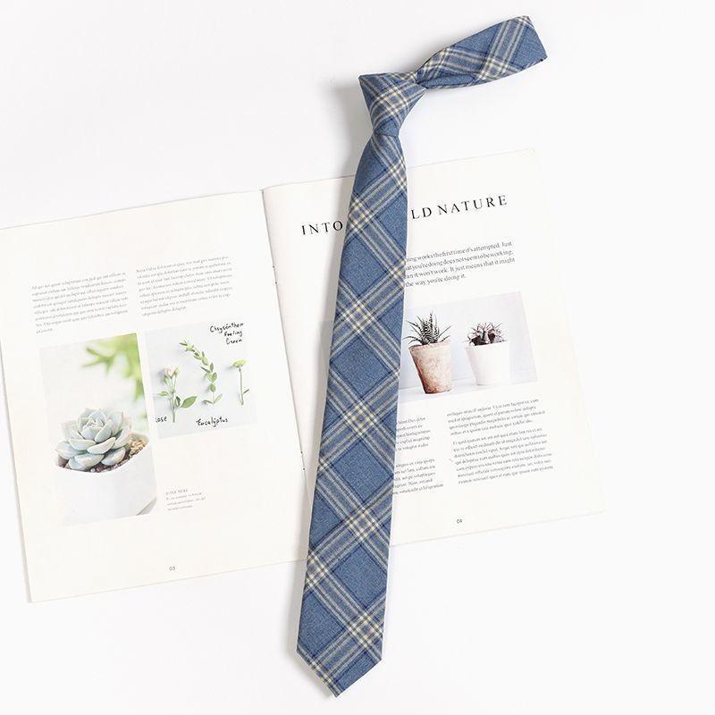 Kids Tie With Striped Badge Pattern For School Uniforms And Casual Wear