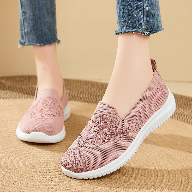 Shoes Women's Autumn New Women's Shoes Old Beijing Cloth Shoes Casual Fashion Embroidered Mother Shoes Shallow Mouth Single Shoes