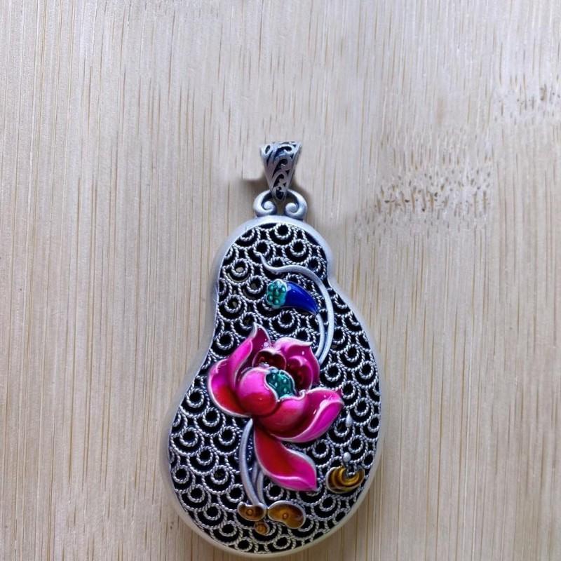 Copper Hollow Carved Guanyin Pendant Necklace Men Women Vintage Style Religious Charm With Chain