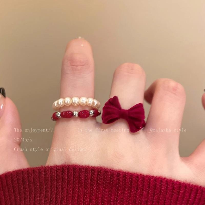Velvet Pearl Ring - Elegant and Sweet Women's Finger Ring with A Small and Exclusive High-end Feel.