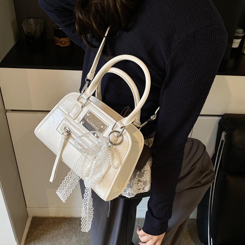 Portable Trend Tote Bag Women's 2025 Spring New Simple Casual Shoulder Bag Premium Versatile Trend Women's Bag